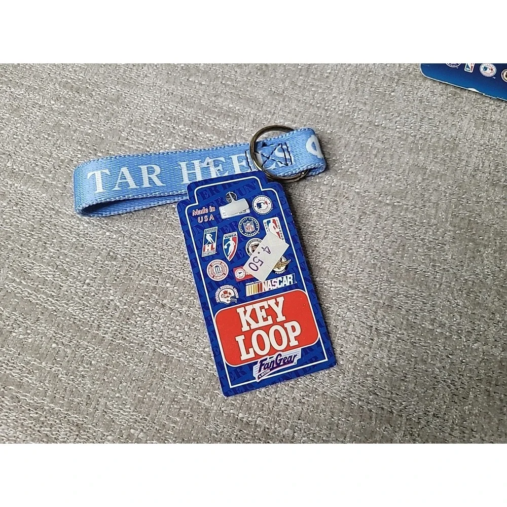 Univ of North Carolina Tar Heels VTG‎ Pins Laces Key Chain Memorabilia WinCraft
